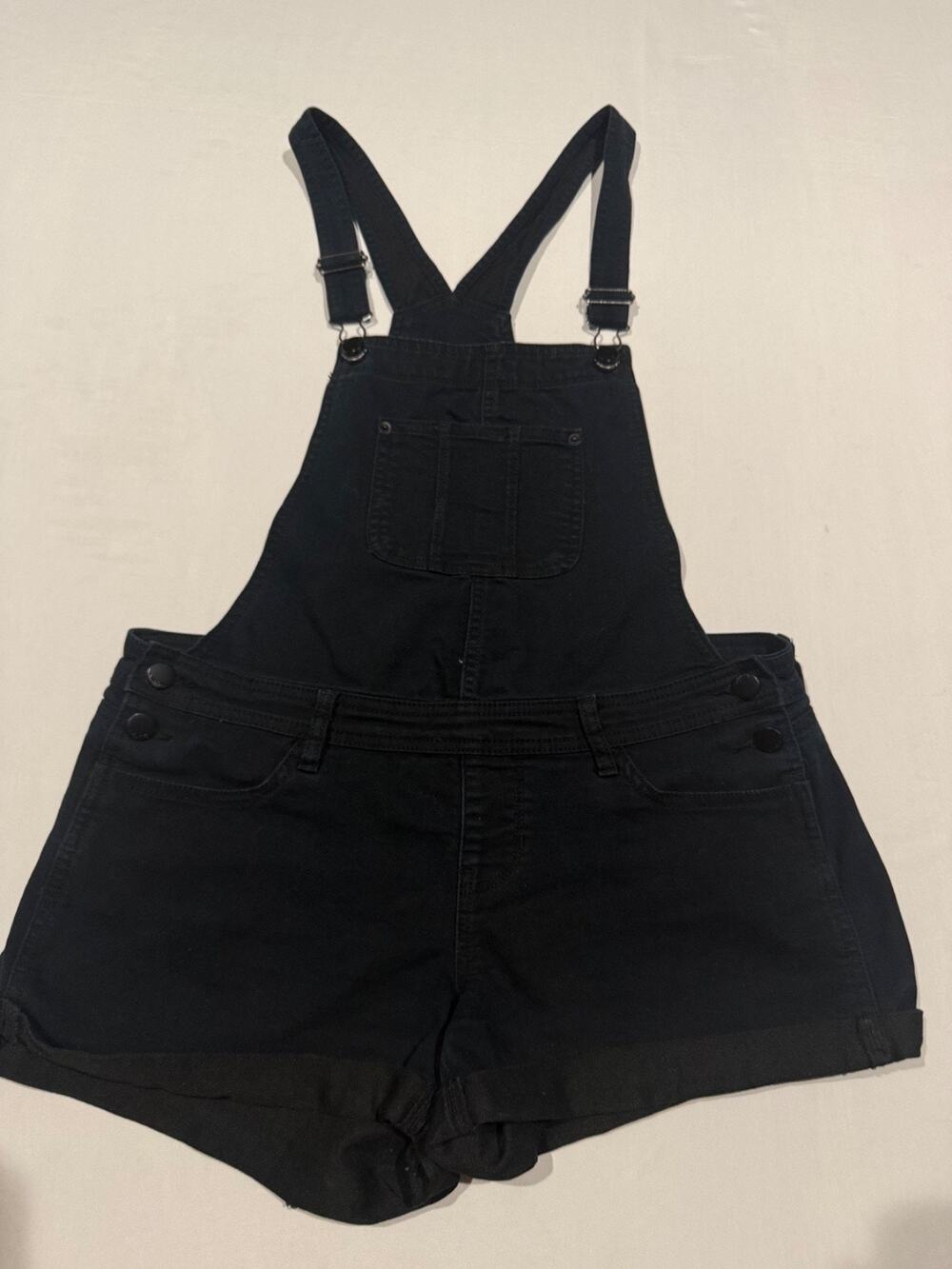 Women’s Black Denim Short Overalls Size L Estimated Adjustable Strap Shortalls